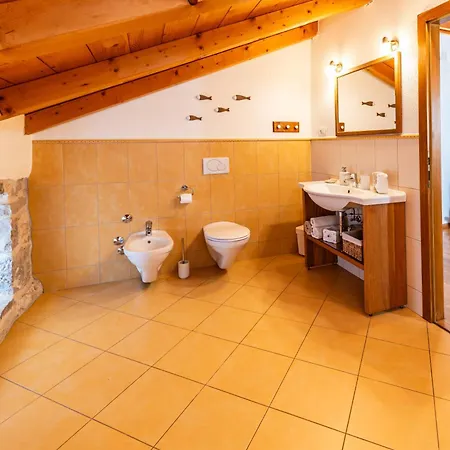 Вилла With Pool, Olive Garden And Sea View By Traveler Tourist Agency Krk - Id 2147 Skrbcici